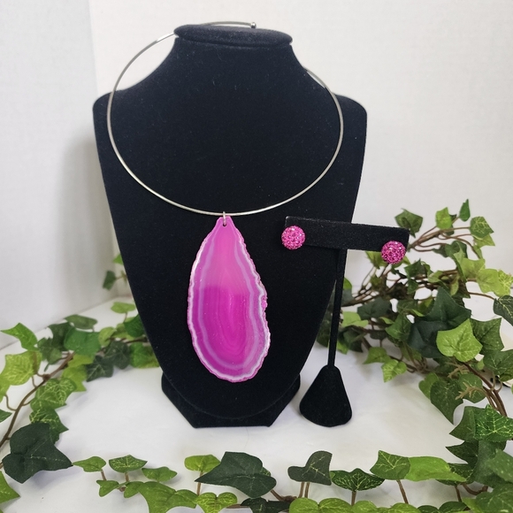 Silver Choker Necklace with Fuchsia Pink Dyed Agate Pendant Earrings Set - Picture 1 of 9